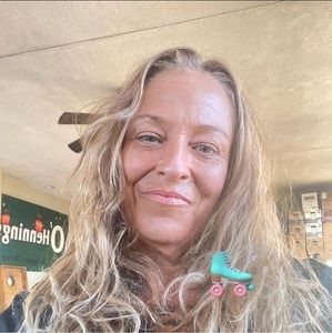 Meet your Posher, Holly